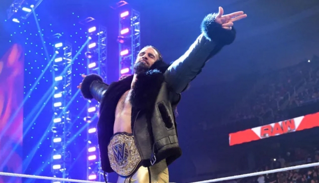 Seth Rollins a re-signé avec la WWE