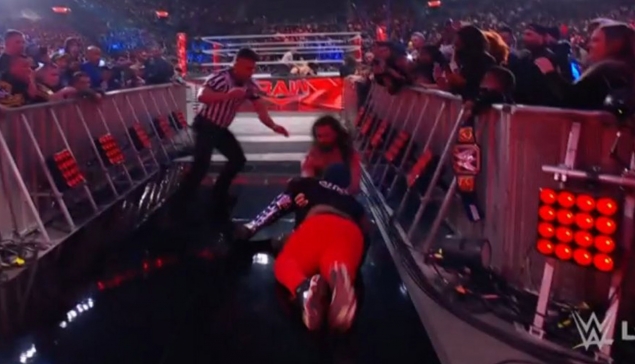 Seth Rollins attaqué par un fan, les vainqueurs du Royal Rumble 2022, jusqu'où ira l'AEW ?