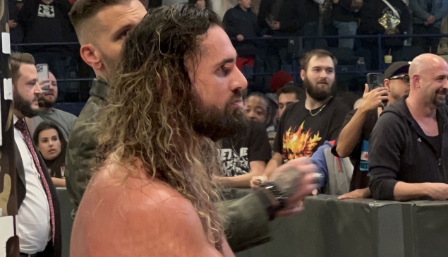 Seth Rollins se lâche après le retour de CM Punk aux Survivor Series 2023 !