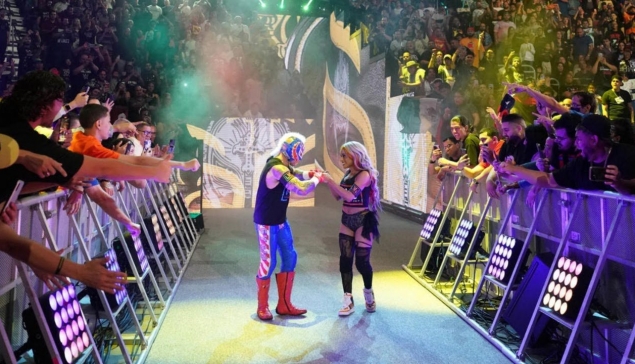Zelina Vega aimerait faire équipe avec Rey Mysterio à WWE WrestleMania 40